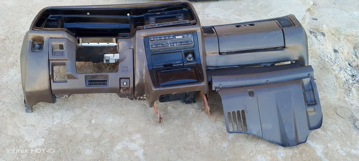 السلام عليكم ورحمه الله وبركاته دشاببل للبيع هارتوب وبطه نعمل على صيانت غرف السيارات  الياباني بطه راس الثور كرسته ارنب هارتوب العنوان النجف حي الميلاد شارع جامعه الكفيل قرب مطعم انوار الهادي رقم الهاتف ***********يوجد واتساب اخوكم ابو ماجد
