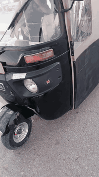 سلام عليكم شباب تكتك البيع موديل2024 بيه بلغد شخط فقط الباقي مكفول كفاله عامه رجان المو شراي لاايخبرني رقم ‏‪***********‬‏
