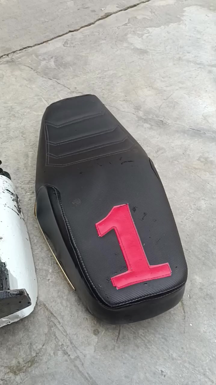 ئەم کۆشنە و باشکویا تەک دەسەی بەنزین بو فروشتنە هەموی 25 هەزار قفڵ 🔒


**إذا كنت صاحب هذا الإعلان وتريد حذفه لأي سبب، رجاءا أرسل رسالة إلى الدعم الفني**