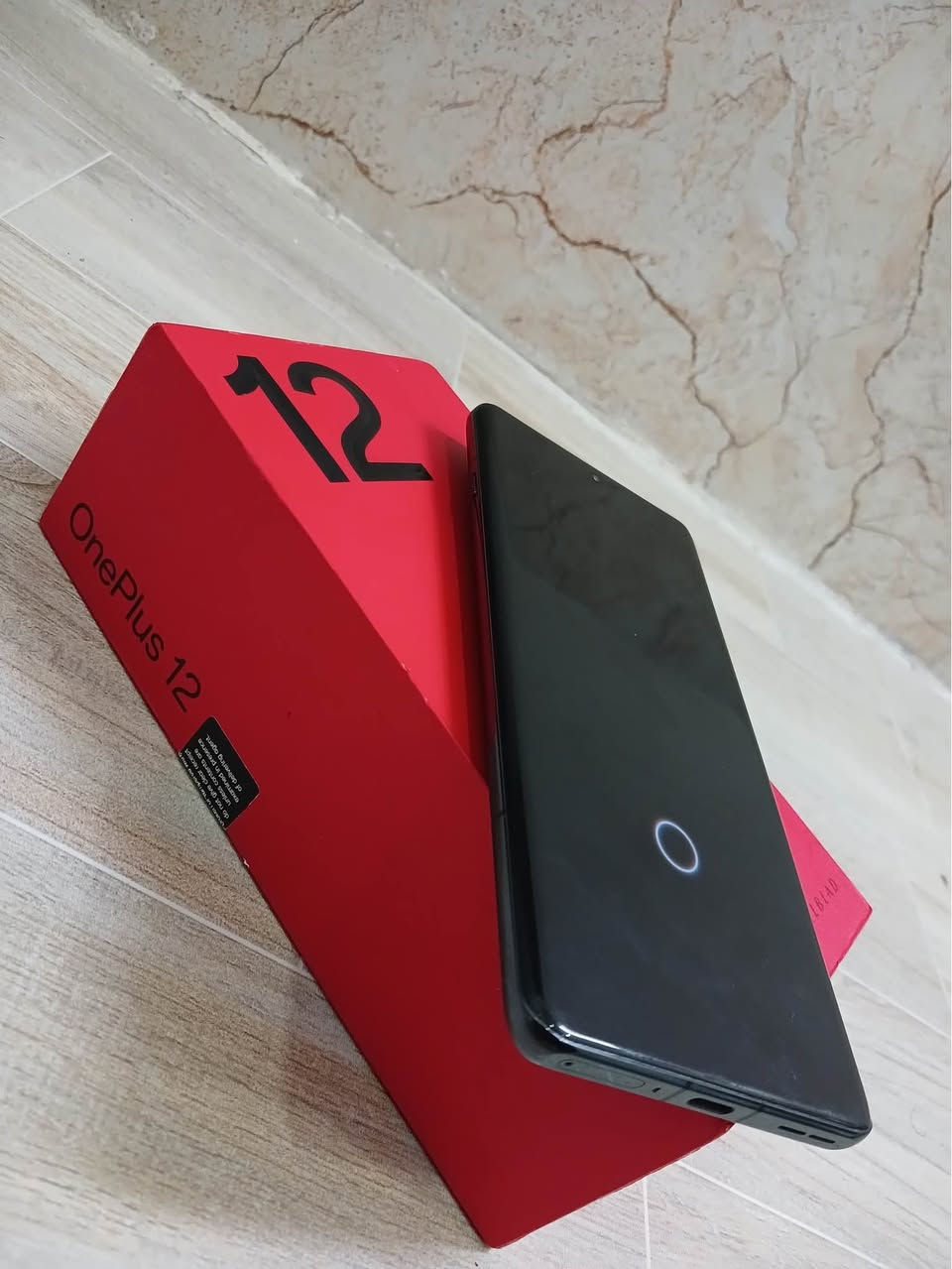 مۆبایلی OnePlus 12
زاکیرەی ٥١٢ گێگا یە ڕەنگی ڕەش
ڕام ١٦ زاید ١٢ شتێکی هەتا بڵێی پاکە
پڕۆسێسەری سناپ دراگۆن ٨ تی نەوەی ٣ێیە
کامیڕای 4K کارتۆن و شەحنی بیلادی لەگەڵە
نرخی 390 دۆلارە گەیاندن هەیە
ناونیشان هەولێر قەڵاتی نوێ مۆبایلی هاوکار
ژمارە مۆبایل :- 📱 *********** أربيل, العراق
