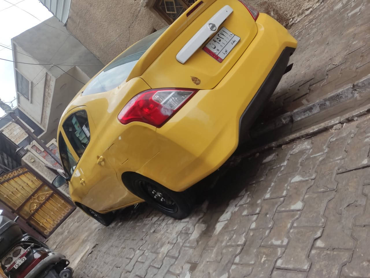 سلام عليكم نيسان فيرسه موديل ١٩ سياره كير اوتوماتيك جام جوبي كلشي موضح بالفيديو وسعر ٩١ وبيه مجال بصيط رقمي *********** مكان بغداد جديده بيع مراوس
