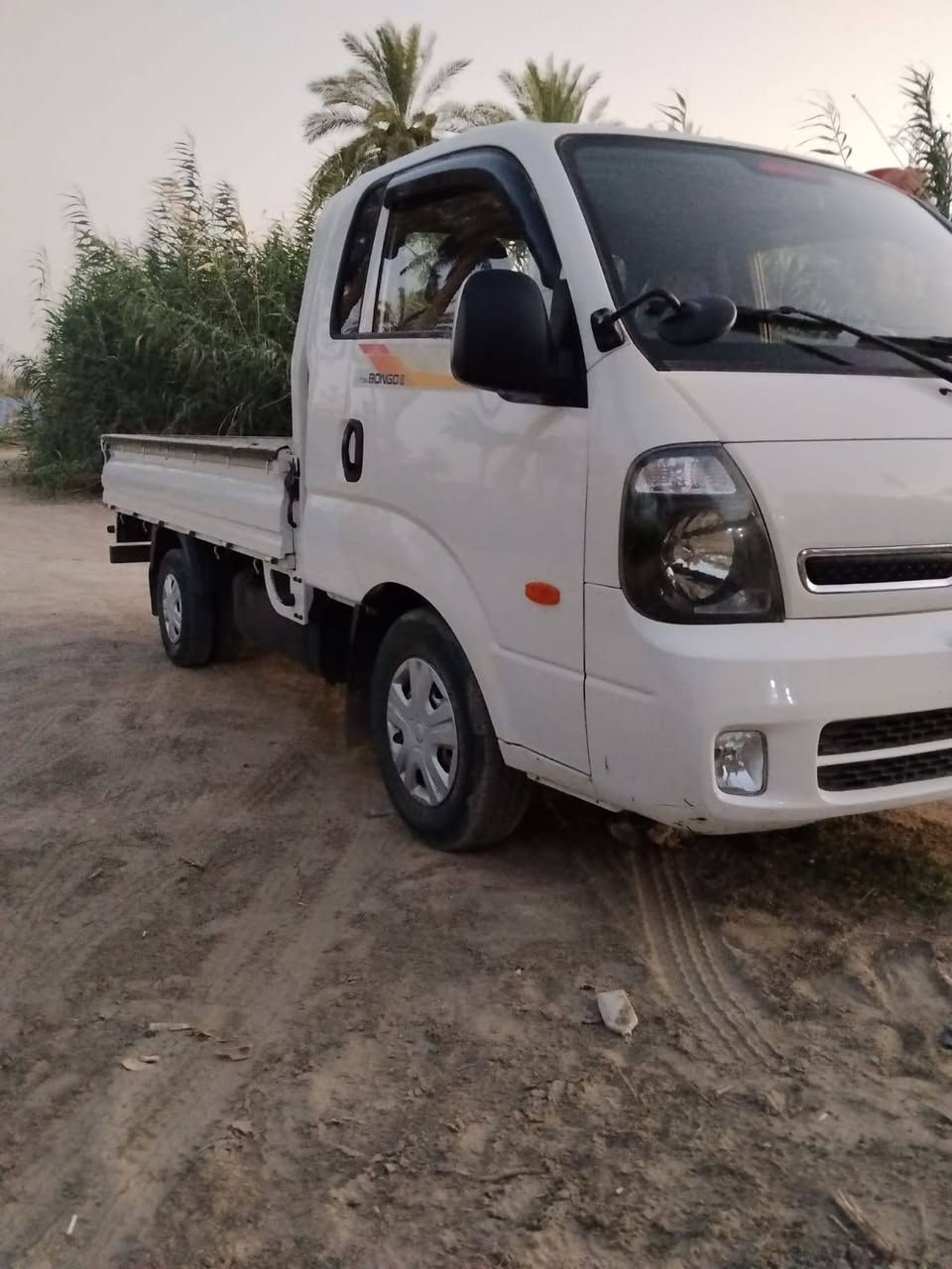 سلام عليكم كيا  مسكر موديل 17 سياره جديده معنه الكلمه مكينه وكير جدد تبريد كله شغال ماعايزه كلشي معده باردات فقط تصال فقط للعنوان ديوانيه ***********
