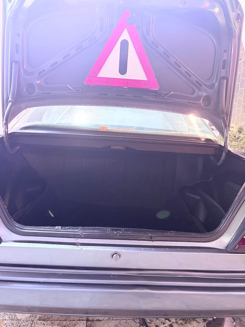 السلام عليكم 
رمضان كريم عليكم 
مارسدس (دب)موديل (88) اللون رصاصي محدث 
محرك بلاد -كير بلاد
سلايد 
تخم تاير (2) سايز 
تخم (زنون ) 
كت امامي 
اريل كهرباء 
مسجل اصلي 
غرفه جلد جديده 
رقم بغداد تحويل مباشر 
السياره مابيها اي نقص واحلى من الصور 
للاستفسار فقط واتس اب 
( ***********) بغداد, العراق
