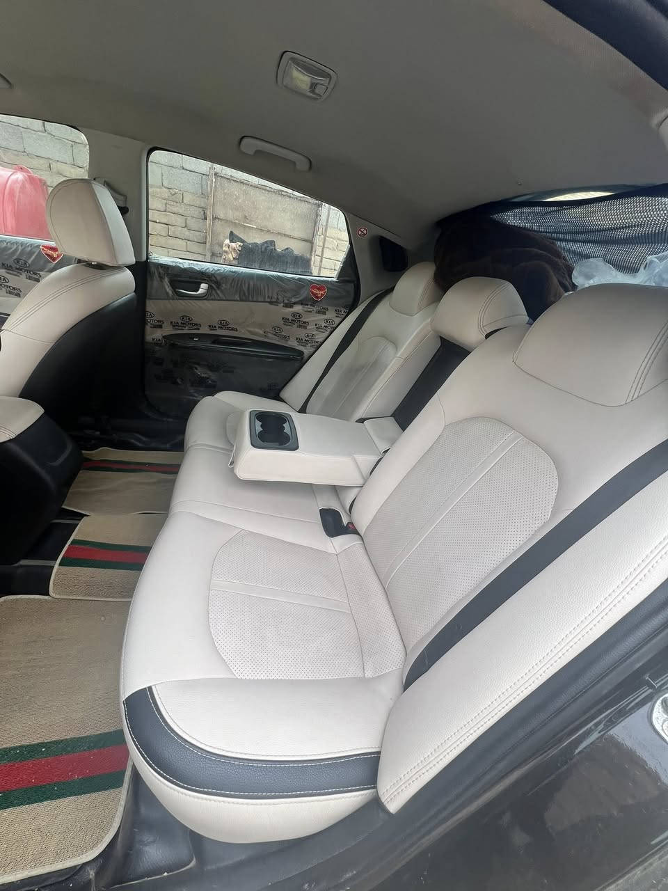 السلام عليكم ابتيما. 2020 امريكي  سيارة جاهزة ونظيفة تبريد تدفئة حادثها جاملغ وبنيد سيارة حساسات رادرات تحكمات تحديد مسار ثبات سرعة هواي شغلات بيهة هي فول ماا عدة لفتحة ول بصمة سعر 144شراي يتصل ***********
