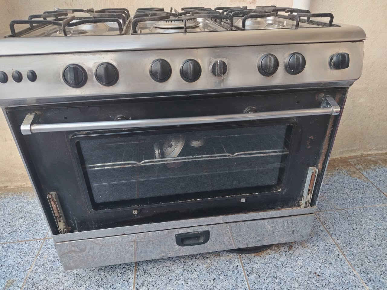 للبيع نظيف كلش
المكان گاطون الرحمه


**إذا كنت صاحب هذا الإعلان وتريد حذفه لأي سبب، رجاءا أرسل رسالة إلى الدعم الفني**