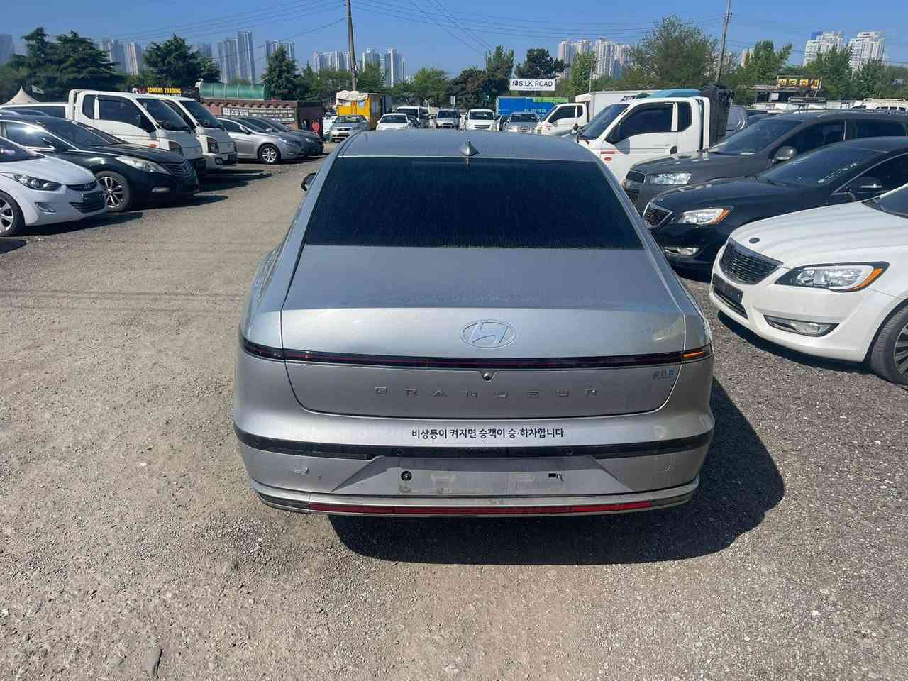 هونداي ازيرا 2024
فقط جام لغ أمامي مبدل
السيارة بحالة ممتازة
السعر 15400$ واصل للمنطقة الحرة الأردنية
للتواصل
***********

