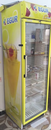 ثلاجة • للبيع