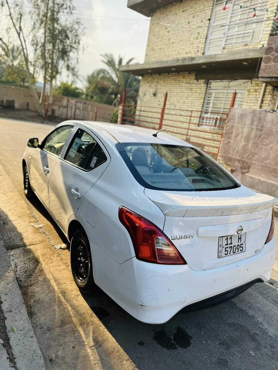 سلام عليك نيسان سني هندي  موديل 2019 سياره بيه بنيد مبدل والباقي السياره مكفول 

السعر 104. مكان السياره بغداد الشعله ***********
