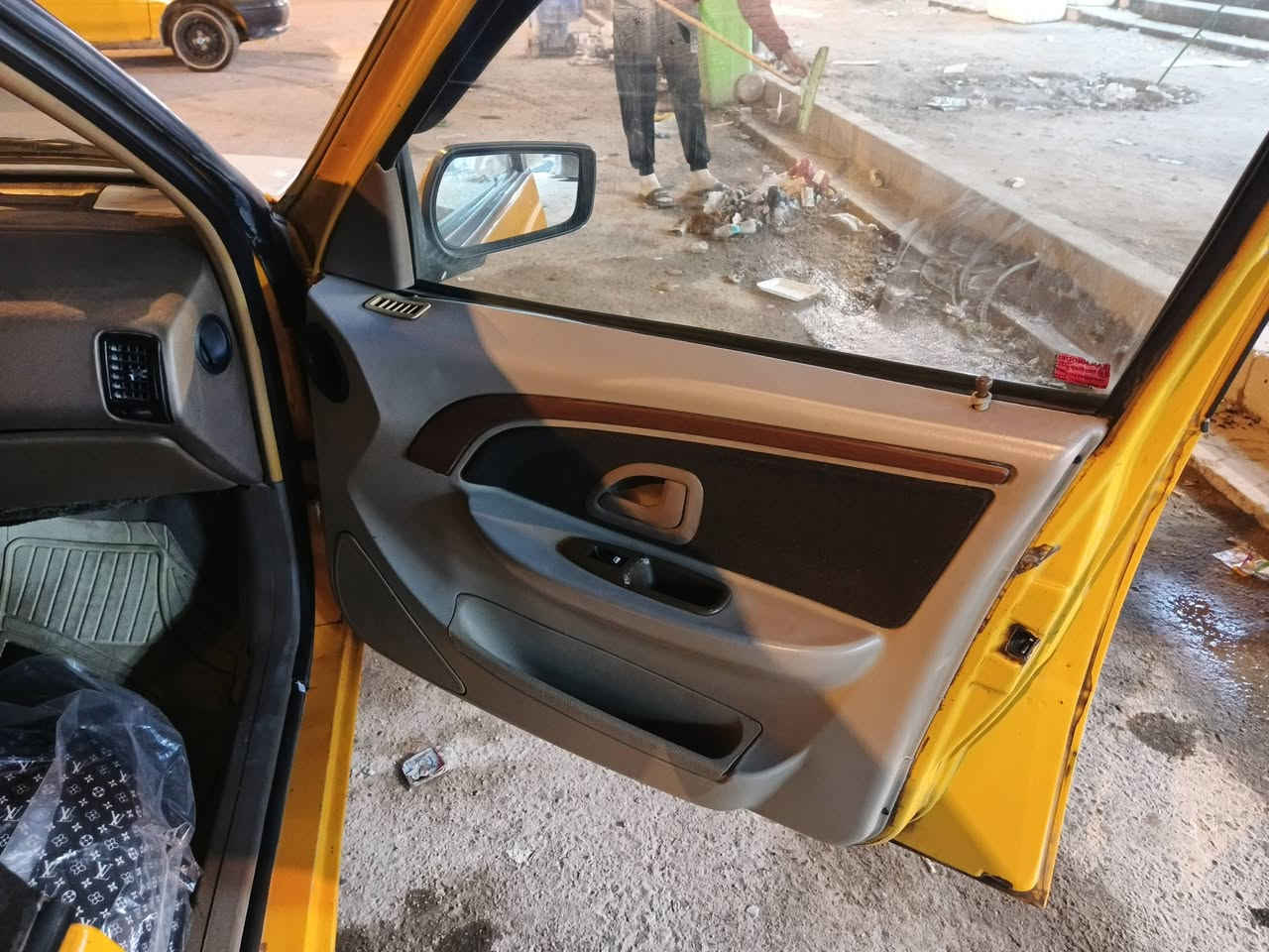 سلام عليكم بيجو موديل 12 سياره جديده وحلوه وما بيه نقص برغي سنويه 28 مكينه وكير كفاله تبريد شغال تخم تاير السياره جاهزه وما متعوبه مصبوغه جماليه  ترايك وين ما تريد السعر 32 وبيه مجال العنوان البصره الزبير رقم ***********
