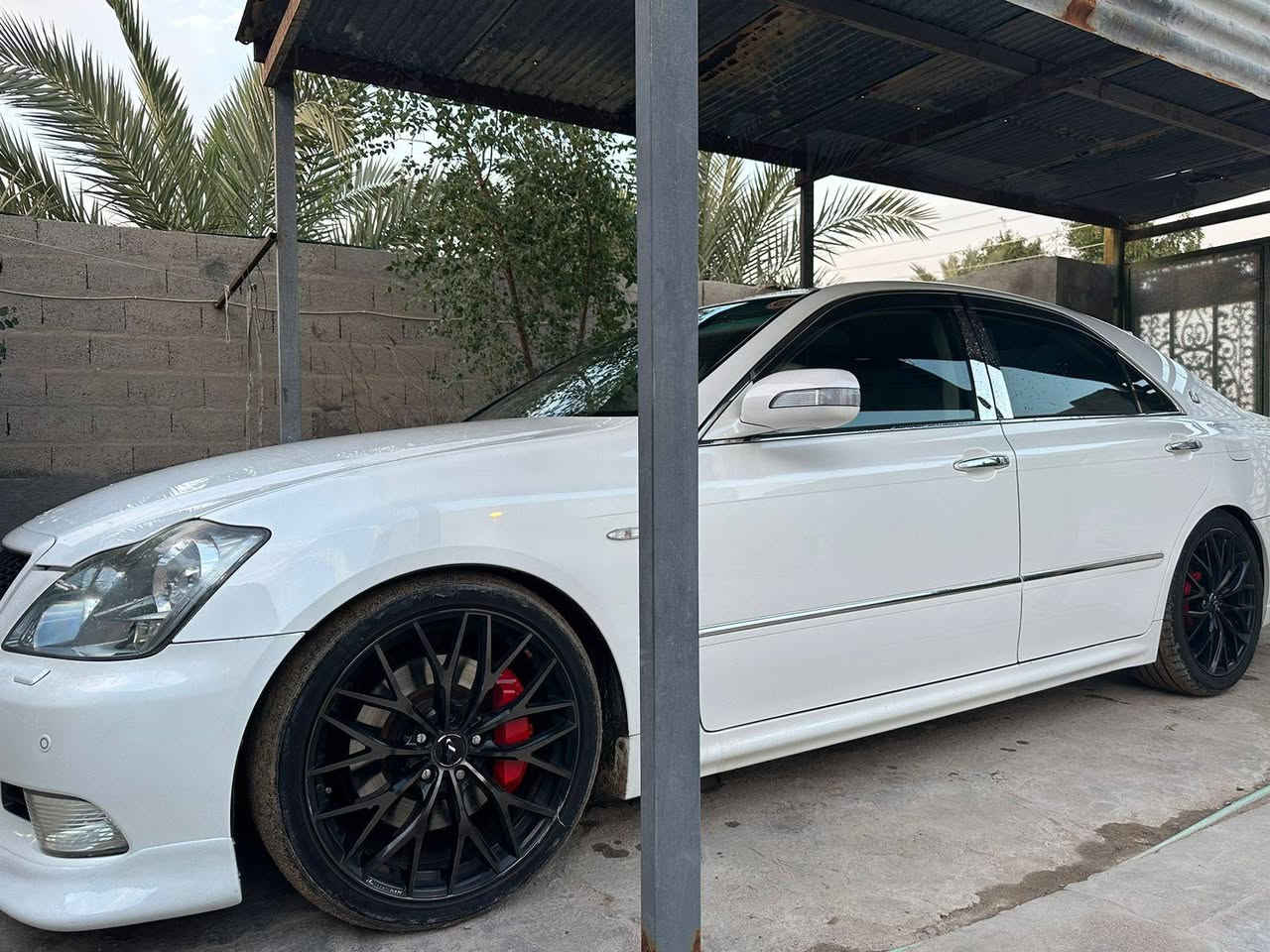 السلام عليكم ورحمة الله،  
من رخصة الادمن المحترم.. 
شاهينه 2007  (تسجيل جديد.  مزاد)  رقم بصره ـ الانكليزي 
كفاله عامه.  
شاصي 84.
تحويل ثاني يوم. 
مكاني البصره.(***********)
السعر.   168 بيه مجال بسيط
