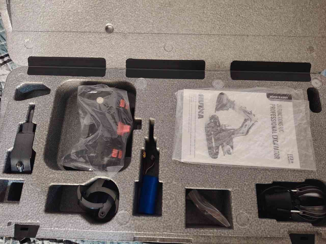 رافعه سعر ٧٥ حفار ثقيل  سعر ٣٢٥ توصيل بغداد ***********
