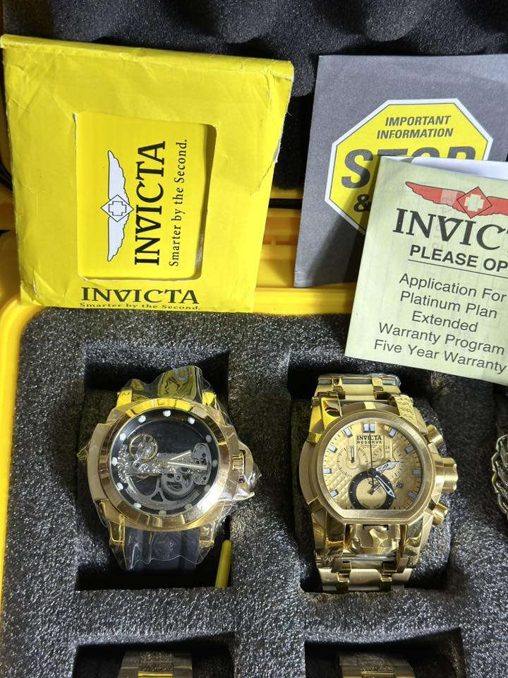 ساعه انفكتا سعرها بلموقع 630$
القطعه اصلي 

ضخمه وزن ثقيل 

مختمه من كل مكان سير وقفل وضهر 

مقاومه للماء 300m

قفل بحري 

لامينوس بلكامل 

زجاج زفير مقاوم للخدش طلاء ثابت 

((مزاد من 50 الف))


**إذا كنت صاحب هذا الإعلان وتريد حذفه لأي سبب، رجاءا أرسل رسالة إلى الدعم الفني**