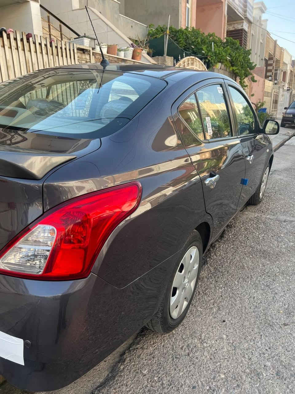 نیسان سنی 2022
اتوماتیك
دەبل گێچ.یەدەنیکل ،شاشە و کامیرا بلادی
70هەزار ڕۆیشتووە
سەیارەکە سبوغی نیە 
تەنها یەك تەعدیلی بچوکی هەیە
سەنەوی و هەززەی نوێیە
سعر / 106 ورقە
شوێن / هەولێر
*********** واتساب
*********** واتساب أربيل, العراق
