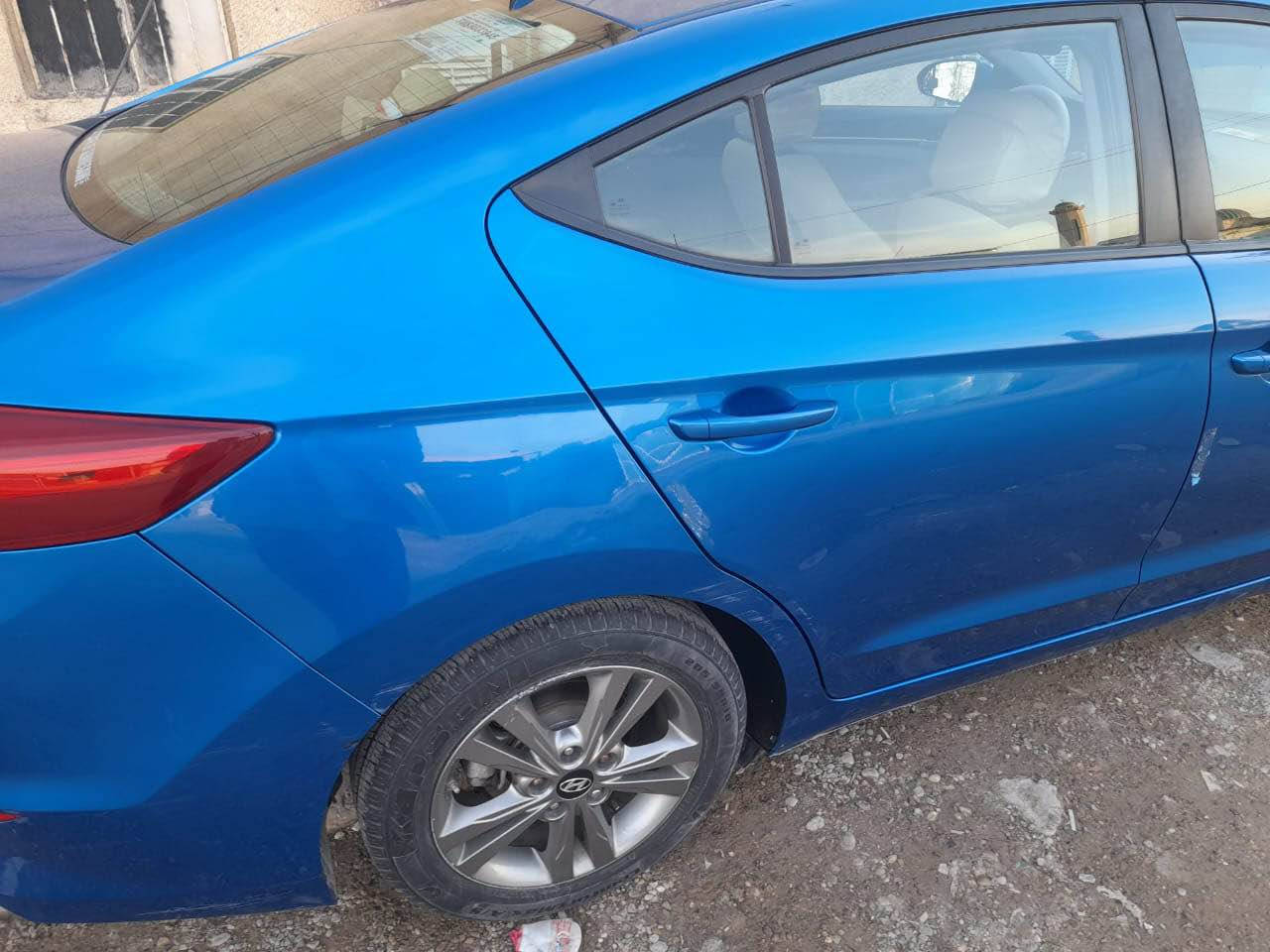 هونداي النترا 2018 لون چويتي رقم بغداد الماني بأسمي تحويل ثاني يوم محرك 2000 دوش السيارة جاهزه حادثها بنيد وجاملغ ايسر وباب السايق صبغ مع ايرباك ستيرن وحسب السونار المرفق مع الصور السياره جاهزه وفول مواصفات 
تدفئه تبريد 
محرك وكير خير من الله 
كشنات جلد 
فتحه سقف 
وبصمه 
تحكم كامل استيرن 
وباقي المواصفات معروفه السعر 115ورقه وبيها مجال بسيط الرقم *********** بغداد, العراق
