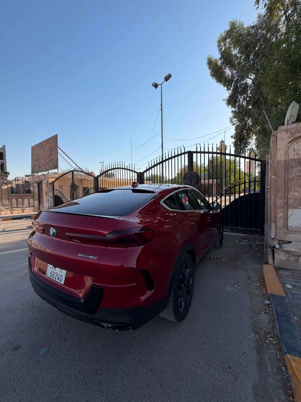 السلام عليكم حبايب 
X6 2023 
امريكي حادثها فقط بنيد بدون دواخل 
سياره جديده 
رقم بغداد باسمي تحويل ثاني يوم 
مغلفة ppf 
معروفه مواصفاتها 
بسعر مناسب. 
اتصل وتدلل
مكان السيارة بابل شارع 40 
***********

