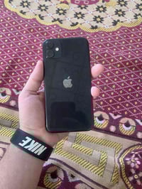 آيفون ١١ • ذاكرة ١٢٨ • بطارية ١٠٠%