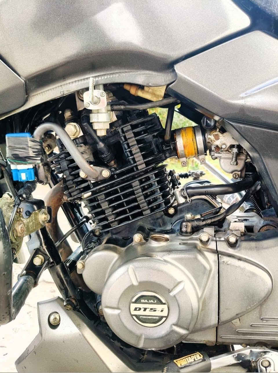 السلام عليكم دراجه بوليسر دراجه كلش نضيفه موديل ٢١ مرقمه رقم انكليزي السعر مليون وسبعميه وخمسين العنوان ابو غريب الشيحه موجود واتساب فقط اتصال ***********
