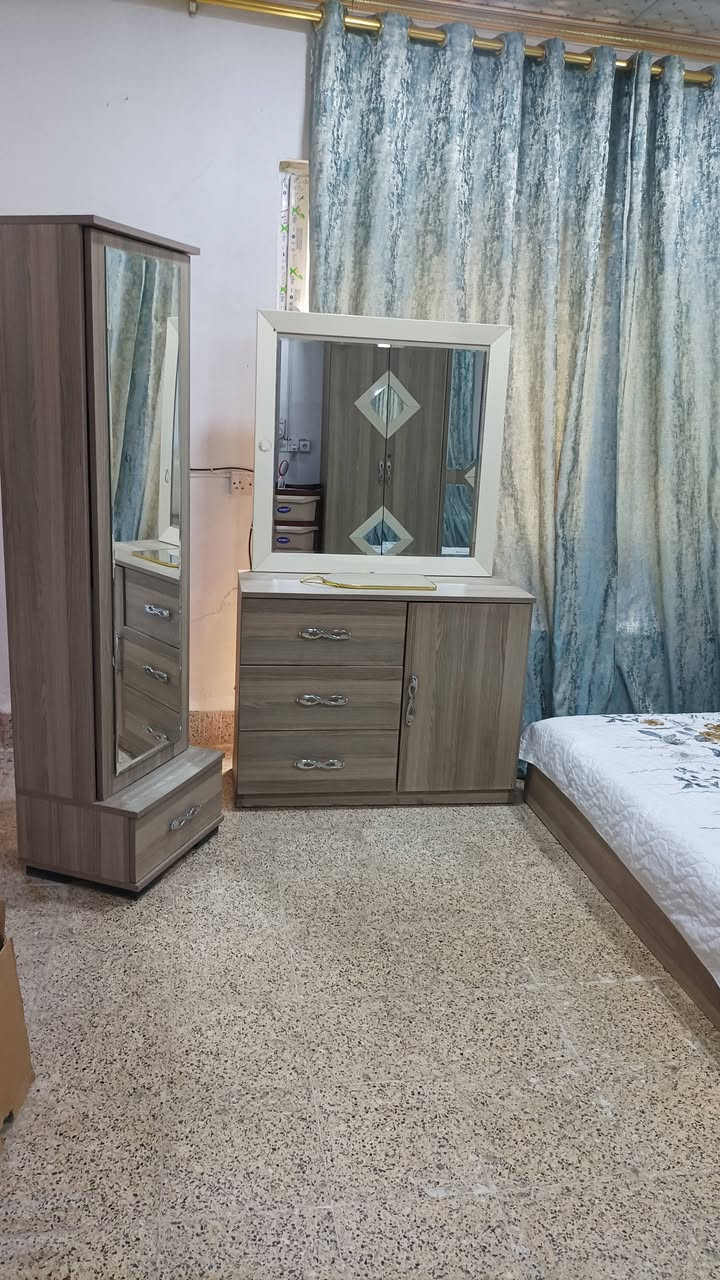 غرفة نوم للبيع عددها  6قطع  السعر  500وبيها مجال


**إذا كنت صاحب هذا الإعلان وتريد حذفه لأي سبب، رجاءا أرسل رسالة إلى الدعم الفني**