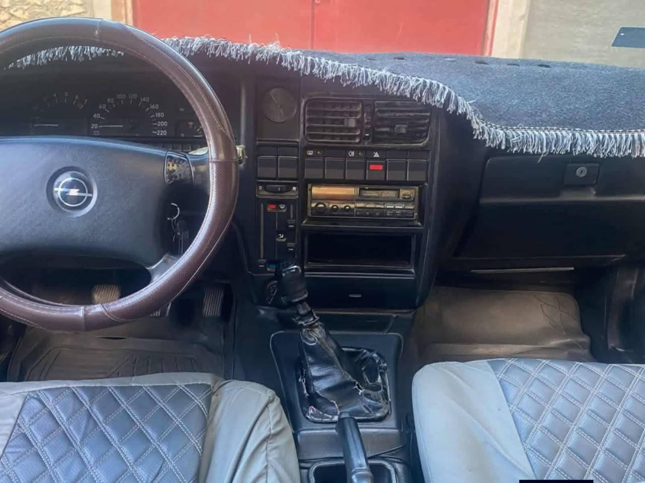 اوبل اوميكا
١٩٩٣
سنوية ٢٩
بأسمي تحويل مباشر
تنتة ودوشمة جديدة
محرك كير ع الفحص
تخم تايرات شاد جديد
لون ابيض صدفي
رقم بغداد مشروع وطني
بلادية السيارة 
نظيفة

السعر ٣٥ بيها مجال
للأستفسار ***********
