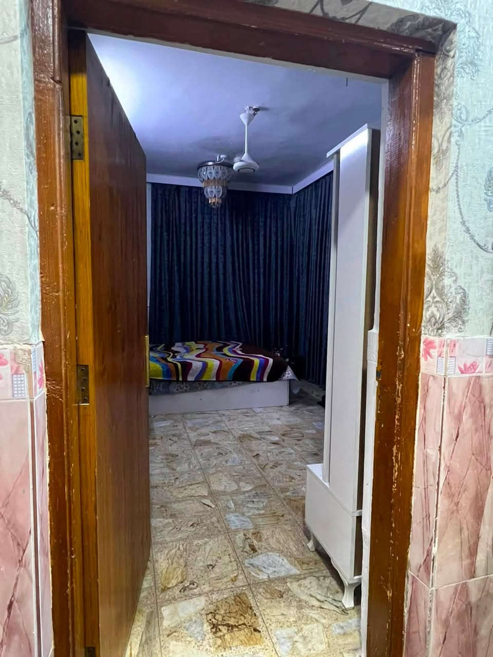 بيت للبيع ١٠٠ متر حي الجهاد منطقه ٩٥للاستفسار ***********
