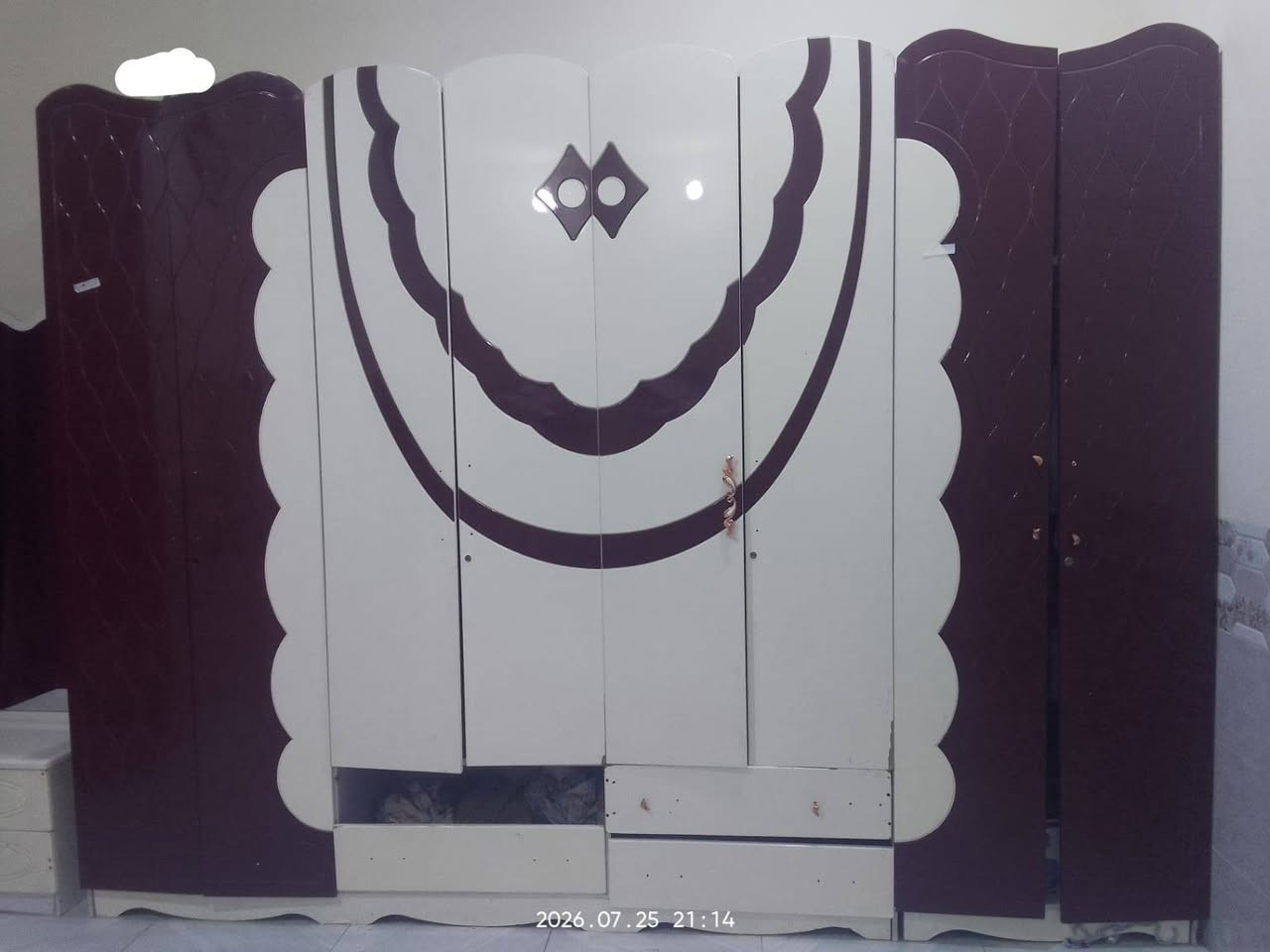 السلام عليكم غرفة نوم للبيع السعر 450 النظافة كما موضح بالصور 
العنوان الغالبية سيف سعد  @***********
