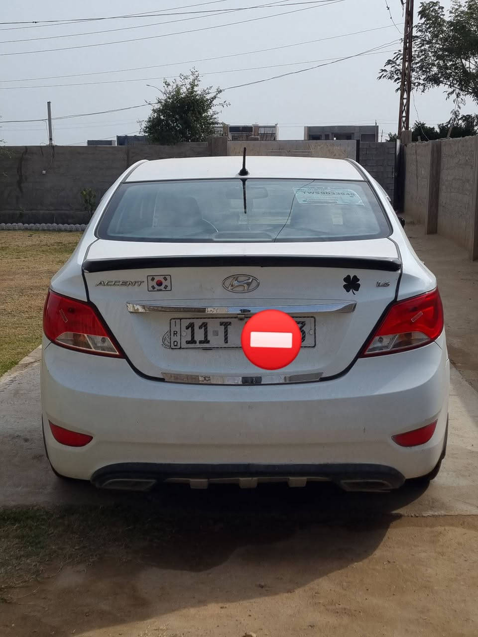 اكسنت 2016 خليجي ✅️ ( اني ثاني شخص صاعدها )
ماشية 270 الف 
السيارة فول 1/1 فتحة ونضام ايكو فول السيارة
بسمي احولك شوكت ميعجبك
ضررها الباب السايق مبدل وصار بي حادث والدوسة ا١ربت ورجعت وجاملغ اليمنة انضرب ضربة خفيفة كلش ورجع بارد 
والسيارة بيها رصعات خفيفة 
سعرها 100$
مكان السيدية
ررقمي اتصل وتدلل ***********
