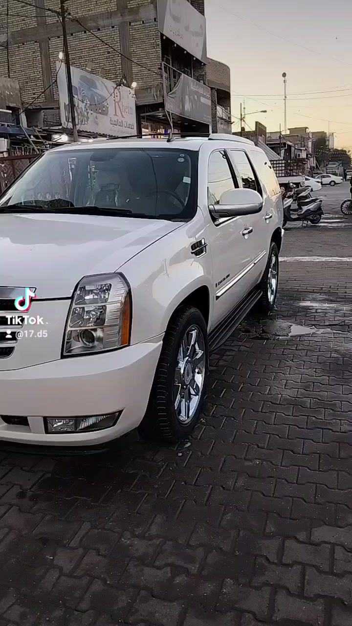 السلام عليكم كديلاك 2008 فول مواصفات بيها صبغ 3 قطع العنوان بغداد السعر 19 الرقم ***********
