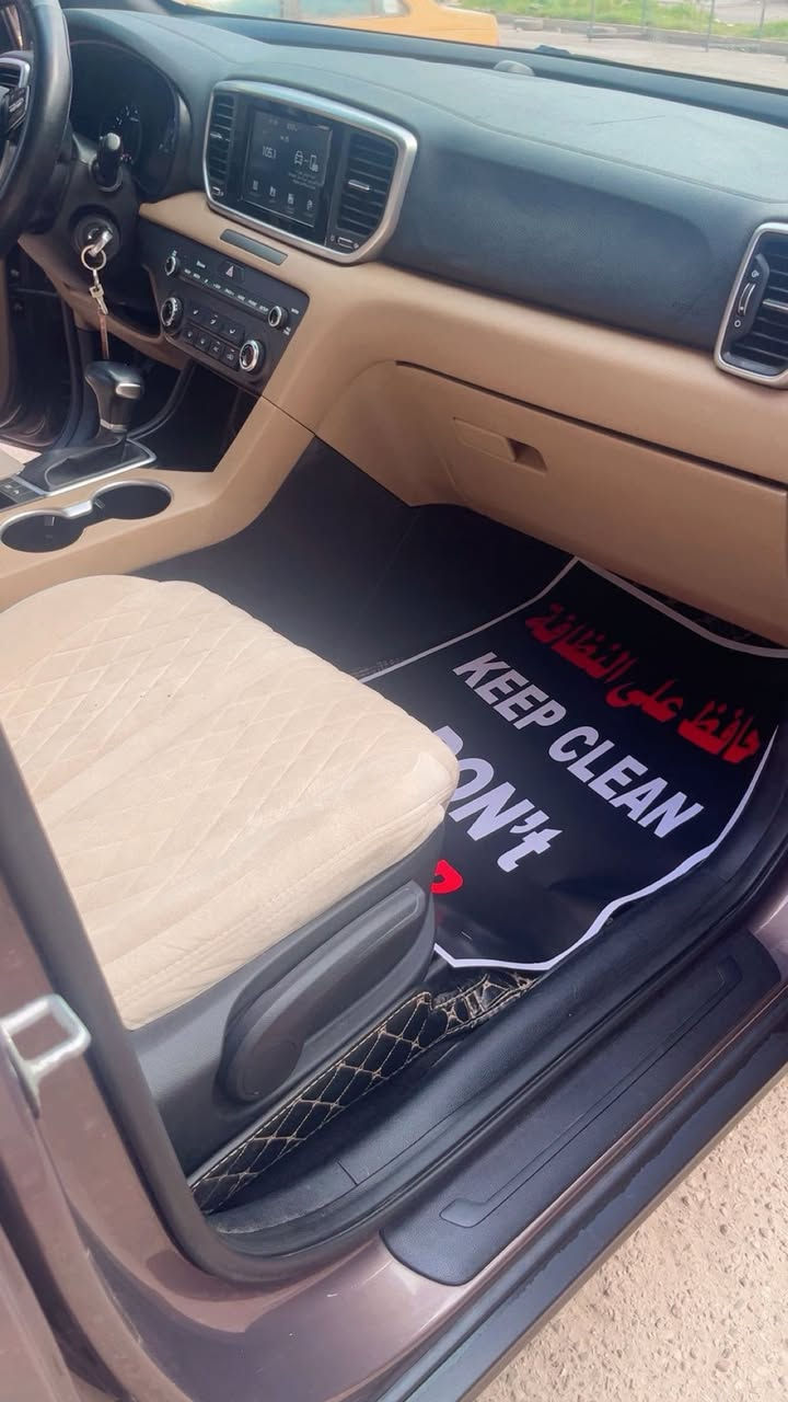 سلام عليكم كيه سبورتج موديل ٢٠ ضمان دوليه ماشيه ٣٠ كيلو سياره عل وضح شركه محرك ٢٠٠٠دوش مري شفط شاشه تبريد امامي خلفي داخل بجي كشن كهرباء كشنات جلد سقف اسود 
مكانه بغداد كراده السعر 190وبيها مجال 
***********
