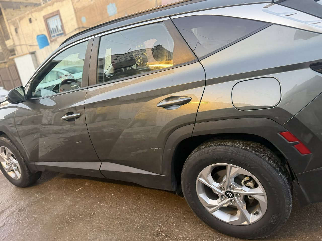 توسان 2023
لون زيتوني فول مواصفات عدا البانوراما 
ب 195 وبي مجال 
وارد امريكي وضربتهه بالصور 
***********
