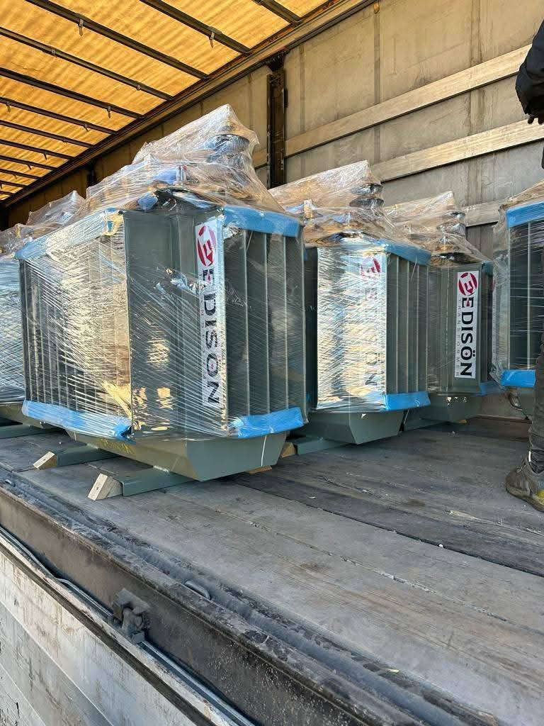 � للبيع محولات كهرباء بجميع الأحجام 🔌
نُوفّر لكم محولات كهربائية درجة أولى بمواصفات عالية وجودة ممتازة:

الأحجام المتوفرة:
▪️ 100 ك.ف.أ
▪️ 250 ك.ف.أ
▪️ 400 ك.ف.أ
▪️ 630 ك.ف.أ
▪️ 1000 ك.ف.أ

المنشأ:
🇹🇷 تركي – 🇸🇦 سعودي – 🇮🇷 إيراني

✅ ضمان لمدة سنة مع إمكانية الاستبدال
✅ توصيل مجاني إلى جميع محافظات العراق
✅ خدمة ما بعد البيع متوفرة

بالإضافة إلى:
🛢️ زيوت محولات
⚙️ مكائن
🔌 أسلاك كهرباء
🗼 أعمدة كهربائية

📦 نشتري المحولات المحروقة، المستعملة، والجديدة بأسعار مناسبة.

📞 للاستفسار وطلب الشراء يرجى الاتصال أو التواصل عبر واتساب على الأرقام التالية:
📱 ***********
📱 ***********

خدمتكم شرف لنا – تواصل معنا في أي وقت
