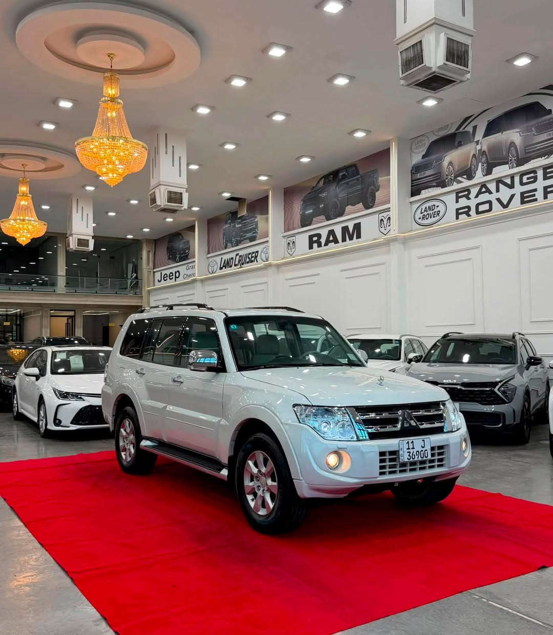 السلام عليكم 
باجيرو 
‏(GLS )
موديل: 2013
ماشية : 139000 KM 
المواصفات 
فتحة 
تحكم ستيرن جهتين 
كروز سرعه 
كشنات جلد 
كشنات كهرباء 2 
مكينة 6 سلندر
فور ويل 4x4
دبل كير 
شاشة 
كاميرا 
لايت زنون 
بلوجكتور 
لد امامي 
زراك لايت 
ويل كب كروم 
دوسات 
مري شفط كهرباء 
حساسات 
7 راكب 
3 قطع 
صاجات 
سبايدر خلفي 
ثلاجة 
(رقم بغداد مشروع وطني بأسمي) 
ملاحظة : (السيارة بيها نص باب صبغ موضح بالسونار )
جاهزه من كلشي بدون اي نقص 
العنوان : بغداد الكاظمية قرب مرور الكاظمية معارض جكوك شركة البحر المميز 
السعر : 155 وبيها مجال بسيط 
للاستفسار 
عبدالرحمن 
*********** 
 ***********
