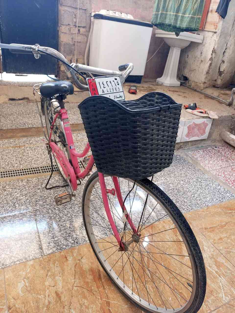 السلام عليكم بايسكل للبيع
حجم 27 بطه كلشي ما ناقصه 
بايسكل كامل من كل النواحي 
سله بريكات اثنين النظافة 100/100
السعر 40 وبي مجال 
العنوان المحوديه حي الموضفين خلف عماره الدكتور محمد العبادي


**إذا كنت صاحب هذا الإعلان وتريد حذفه لأي سبب، رجاءا أرسل رسالة إلى الدعم الفني**