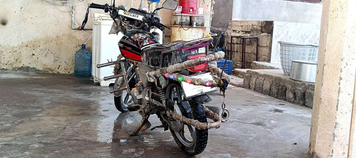 دراجه سيفان موديل 2020 
دراجه مجنبزه على اخر شي يعني فول ناعمه بل مشي بيه بدايه صرف خفيفه كهربائيات كلها شغاله الكشر نضيف شرط الفحص رايدها مراوس بسيفان موديل 21/22 مكان بيجي الحي العصري 
***********/هـ
