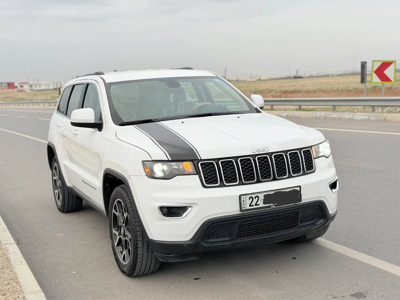 جێب لاریدۆ ٢٠١٧
گێڕ مەکینە تەبرید  کارەبای بەشەرت
هەزەو سەنوی نوێیە 
سیستەمی غازی فول ئیتاڵی بۆ بەستراوە بە زەمان
دوپارەچەو نیو سبوغە ٢درگاشی بە بیلاد گۆڕاوە
پشتو پێشی کەپسە پەڕەشوت تەنها شانی تەقیوە
نرخی ١٨٣ وەرەقە
***********
*********** أربيل, العراق
