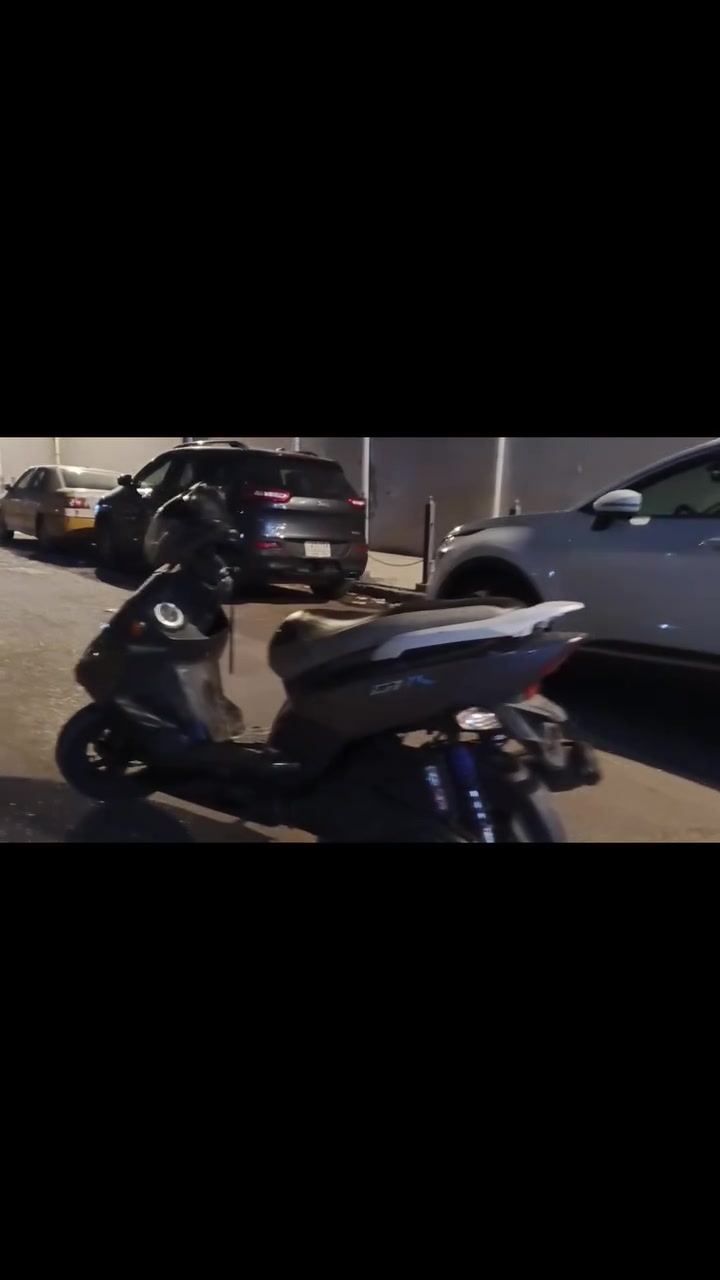 جي تي ار للبيع العنوان بغداد 
الدراجه نضيفه خرسه اديرلها محسن ودهن امزويل مداريها بلاديه ما مفتوحه كلشي بلادي بيها كهربائيات كلهه شغالة مابيه نقص السعر 725
*********** واتساب
