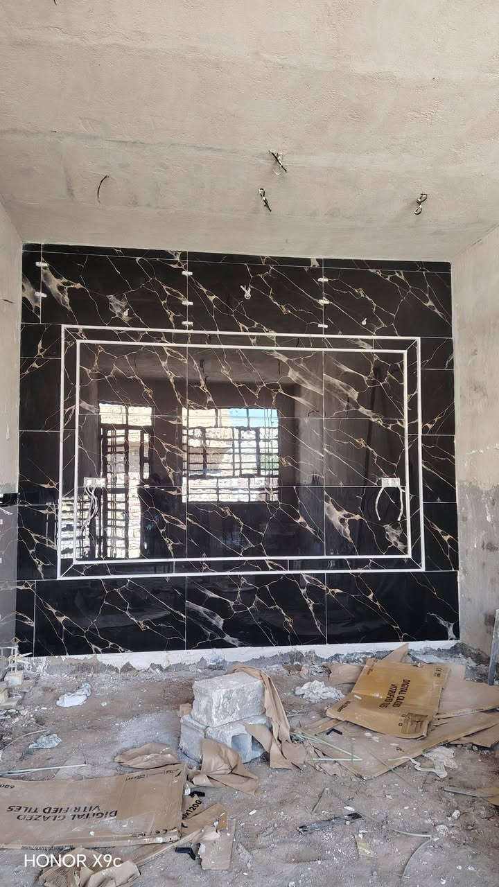 عمل البورسلين والديكورات وشغل هندسي مع تصميم اللوان على يد حسن الشبلي رقم الهاتف ***********
