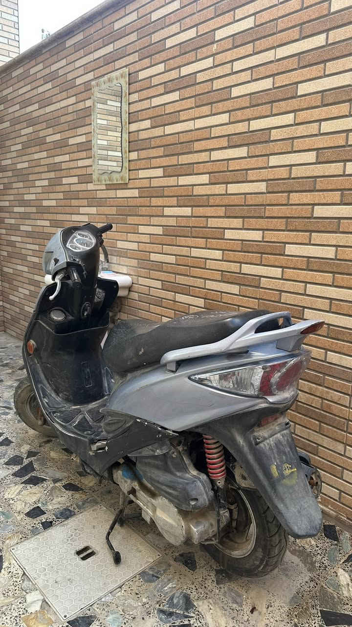 السلام عليكم
كامكو جي فور مفتوحه مره وحده 

حتى معامله ترقيم بيها باقي بس كمركها وتترقم

دراجه نضيفه عوزها بس غسله على الفحص سعرها ٣٥٠ وبيها مجال بسيط

***********
