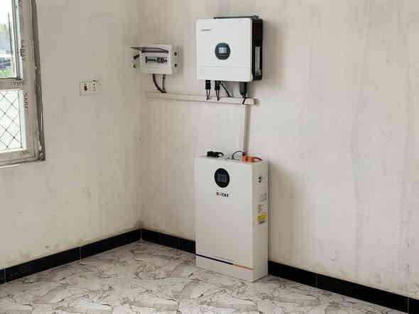 � بسم الله الرحمن الرحيم
اللهم صلِّ وسلم على سيدنا محمد وآل بيت محمد

✨ اليوم بفضل الله تعالى تم إكمال تنصيب منظومة طاقة شمسية في محافظة ديالى – قضاء الخالص – منطقة السراجق ☀️

🔋 مواصفات المنظومة:
• السعة: 10 أمبير ليلي نهاري (قابلة للزيادة)
• تم استخدام 8 ألواح لونجي 615 واط – 16 باز بارت 🌞 ضمان 15 سنة
• بطارية ليثيوم 10 كيلو واط ⚡ ضمان 5 سنوات
• انفيرتر 6.2 KW
• تم تجهيز الهيكل ليكون قابل للتوسعة مستقبلاً إلى 16 أمبير مع انفيرتر 20 أمبير 🔧

🛠️ خدماتنا:
• مراجعة دورية شهرية لكل منظومة 🔁
• مراجعة فورية لأي عطل 🧰
• تواصل مباشر مع الزبائن على مدار 24 ساعة 📞

📱 لأي استفسار أو معرفة الأسعار
تواصلوا ويانا عبر الصفحة أو على الرقم: ***********

⚡ التقني للطاقة الشمسية – خبرة تضمن راحتك 🌞
