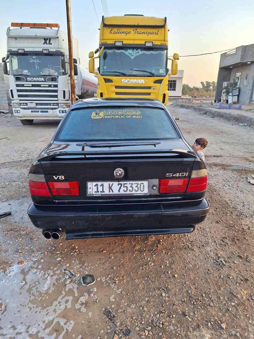 اصل شاد مكينه 44/V8 

سياره كامله من كلشي صدر جديد 

 تخم تاير جديد صدر خلفي جديد

سياره موديل 1993رقم نكليزي بسمي
 
مصفره من غرامات مصبوغه عام جماليه 

ايرباك تدفئه تبريد تقفيل جام بلادي سياره

 جاهزه من كلشي مابيه ضربه مكان سياره

 بغداد عارضه 97 ورقه وبيه مجال تعبان

 عل سياره كلش تصال عل رقم 

***********
