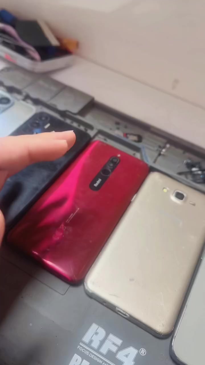 مركز مؤمل فون بداية شارع مطار قديم مقابل مركز صلاح للعنايه بالبشره
استبدال شاشه اصلي وكاله ضمان ضمان ضمان فقط (20)  دينار 
وهذه عرض شهر رمضان فقط 
ويه كل شاشه استبدال لاصق اصلي ضد كسر مجاني 
*********** وتساب
