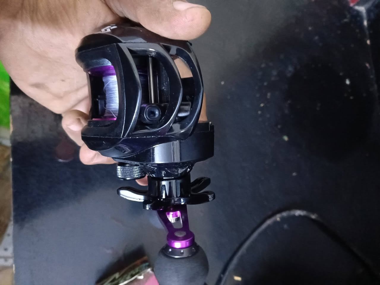 السلام عليكم عيني مكينة اوفر هيد وية خيط كتان 100متر سعر 15الف يوجد خدمه توصيل  الجميع المحافضات 5تالاف الحجز ولاتصال على الواتساب او على الخاص ***********
