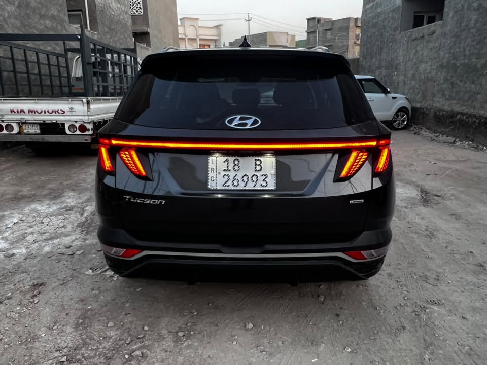 يا الله 
توكسان للبيع  رقمها بابل موديل ٢٠٢٣
وارد امريكي محرك ٢٥٠٠
بصمه وتشغيل عن بعد
اوتو هولد 
سايد بريك كهربائي
جنطه كهرباء
قياده ذاتيه 
تحديد مسار
اشاره ترحيب 
تدفئه بلكشنات
ماشيه ٣٨ ميل
حادثها فقط تبديل باب عكس السايق وشويه بارد بلباب الخلفي
‏***********
