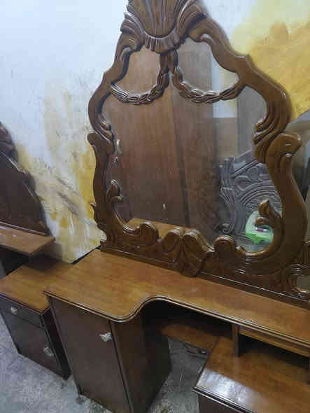 غرفة ثگيلة تكمة ونظيفة ب500 قفل سعر مناسب بمقارنه ثگل ونظافة الغرفة  كاملة اي نقص مابيها مصبوغة وتلميع وقفالة يدات جدد الشراي يتصل *********** مكاني الشعلة موجود توصيل
