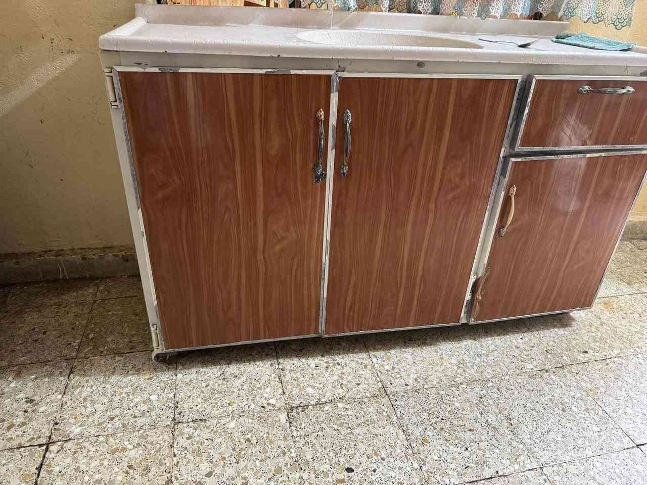 السلام عليكم للبيع كاونتر وسنك
السعر 225 

العنوان : الحفريه ناحيه تاج الدين 
للتواصل : *********** او المراسله على الخاص
