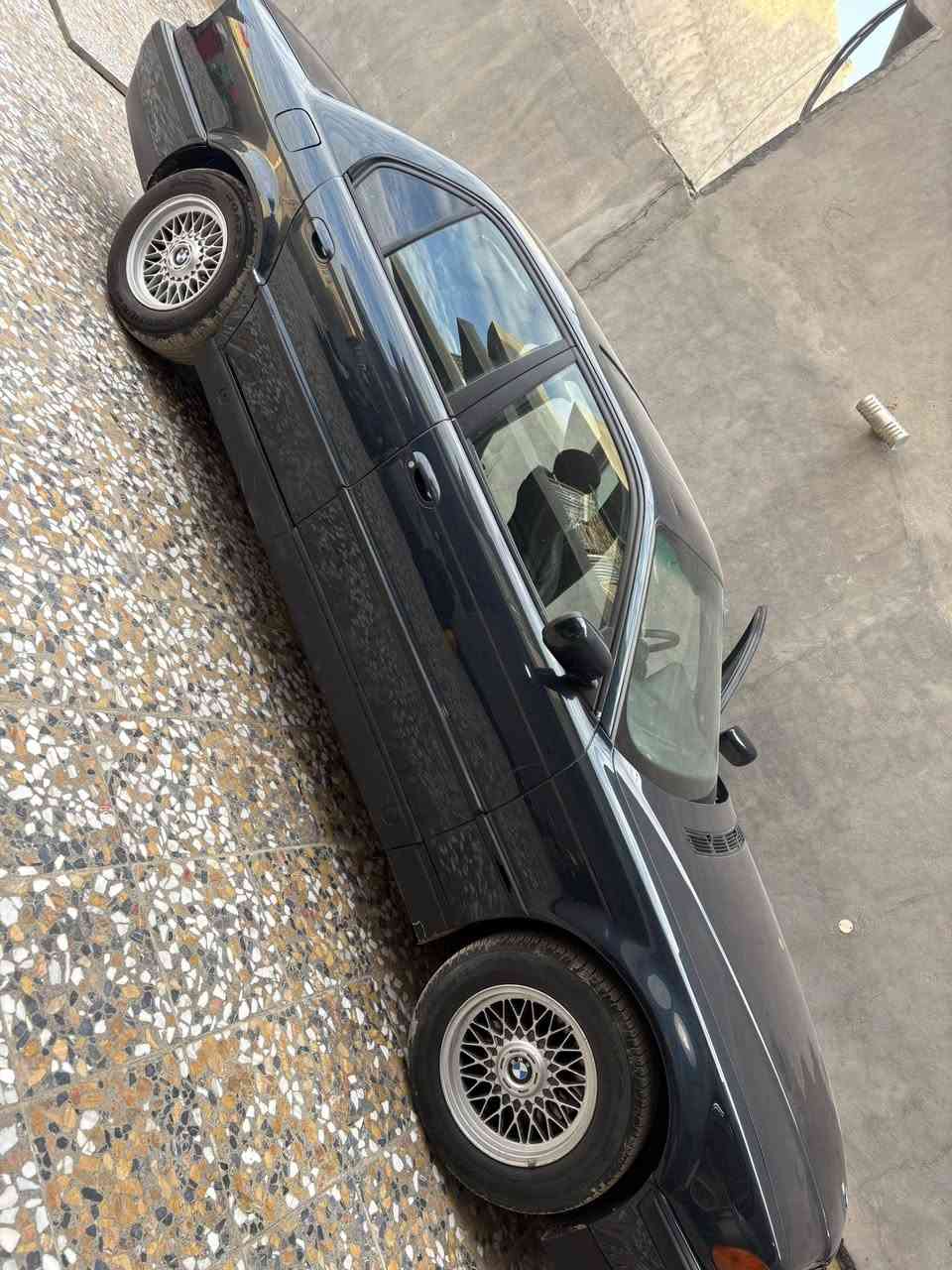 سلام وعليكم بيئم 744مديل 97للبيع السياه متعوب عليها كلش هواي مكينه بالجيس ستوني شادها صبغ ستوها طالعه من الفرن وبدون معجون صفاح موس سياره حته الفيوزات قبق كامل شتريت راديتر جديد مال كصه مروحه جديده حوضن مكينه شباج ام سياره مال جناي باقي نواقص بيها بس يشد الغرفه بطاين بيبان اني مشتريلها جدد تخم هوه وبرداته سياره رقم بغدادمازدات مال كصه بكلايتات مال كصه دعميات مال كصه  مصروف عليها كلش هواي والله البيع بسبب شتريت سياره من امريكا الي يحب يتفضل خاص ويدلل لونها كلش حلو نيلي عله اسود ***********سعرها85  سياره مصروف عليها كلش هواي واكثر من هذه السعر
