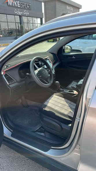 سلام وعليكم اخون توكسان خليجي بدون حادث بدون صبغ بيهه شخوط بيهه كم صبع تكحيل بس بدون حادث ماشيه 136 الف كيلو موديل 2018 لون سلفر السياره حلوه مابيهه اي عيوب فقط بيع وفقط نقد مااراوس سعرهه 183 وبيهه مجال اي ستفسار اتصل ***********
