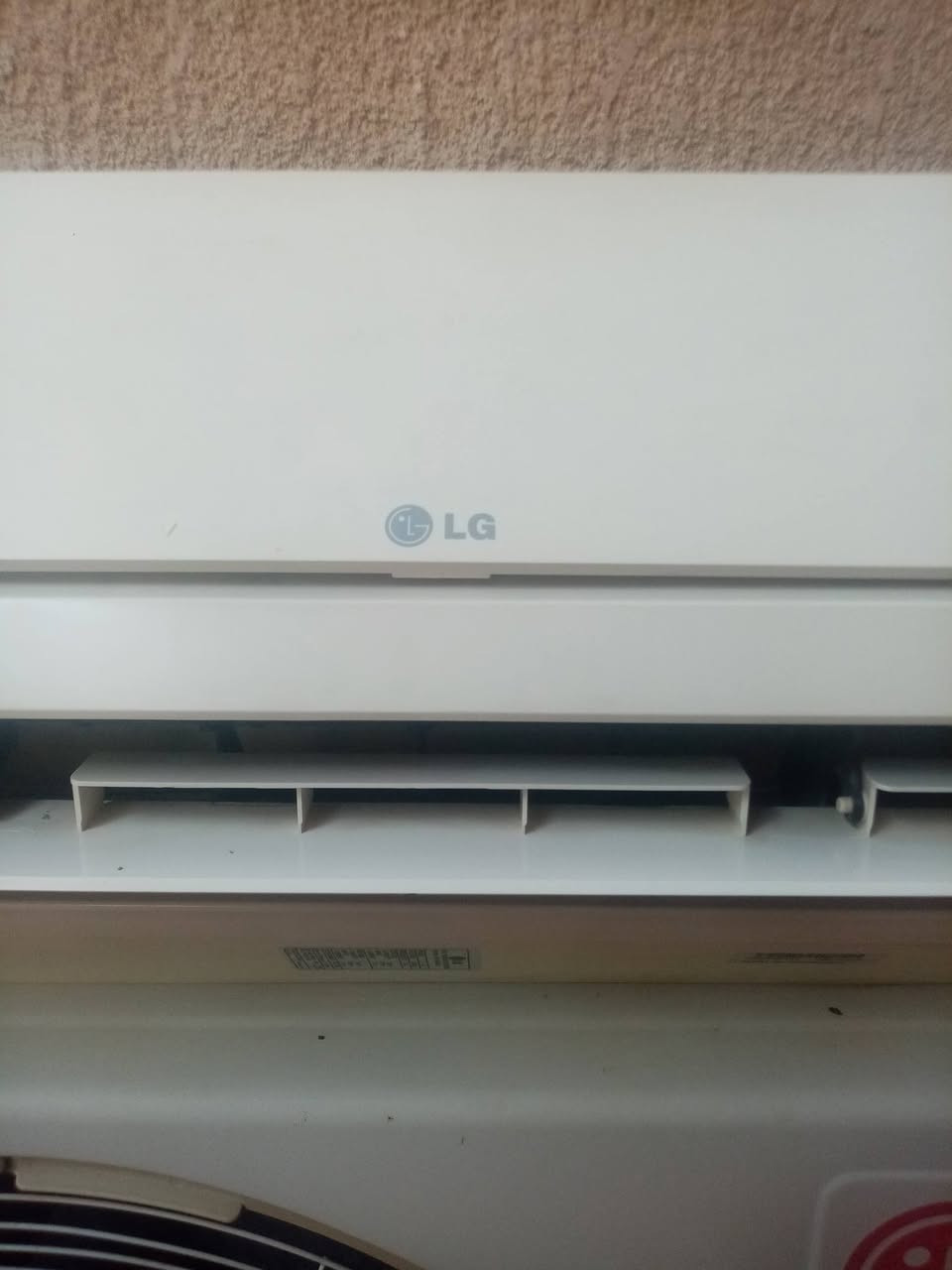 سبلت LG ٢طن ماطورات وغاز شركه شرط الشغل النظافه السعر ٣٥٠ للاستفسار الاتصال على الرقم ***********
