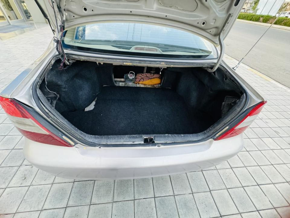 السلام عليكم 
للبيع كامري 
موديل 2004
رقم بغداد جديد  
الون شنباني 
محرك مبدل جديد
كير تمام 
فتحت سقف واكفه 
تبريد قطعتين 
برده خلفيه 
مصبوغه عام 
السياره حلوه وناعمه 
وداخله حلوو ونضيف 
وبل عافيه عل ياخذه 
رقم صاحب السياره 
***********
