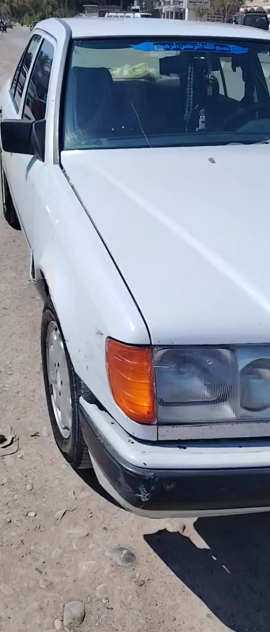 مارسدس للبيع محرك بطة نضيفة شوف المقطع للخير رقم كركوك شوكت تريد تحول حاضر المكان  ديالى المقدادية اتصل ودلل سيارة نضيفة ***********
