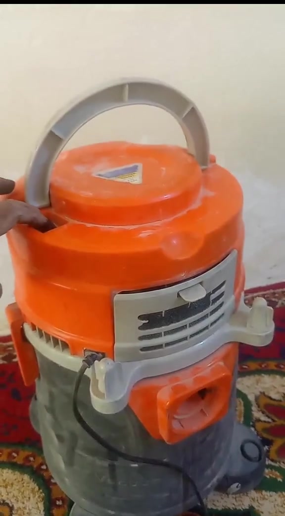 مكنسه كهربائيه شغاله نضيفه كلش مال باله عوزهه بس صوند ويده سعرهه 25 وبيهه مجال بصيط كلش ديوانيه جلبيه ‏‪***********‬‏
